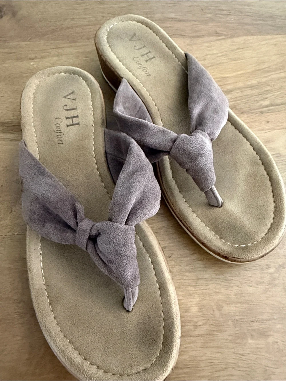 VJH Confort Women's Taupe Knot Suede Thong Sandals